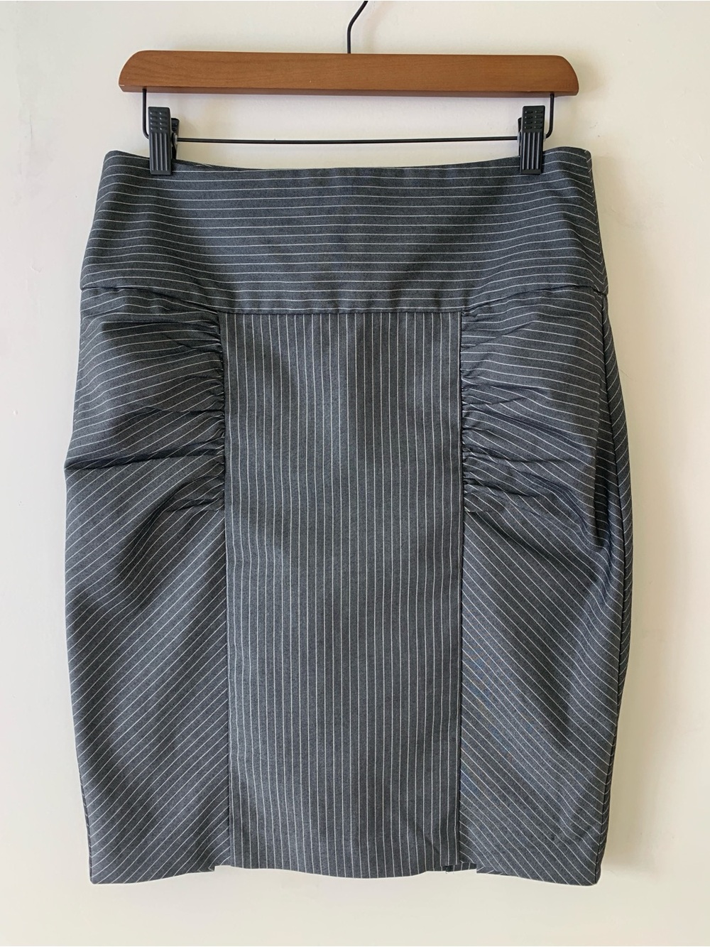 Dynamite Gray Pinstripe Ruched Pencil Skirt